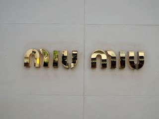 miu miu อ่านว่าอะไร